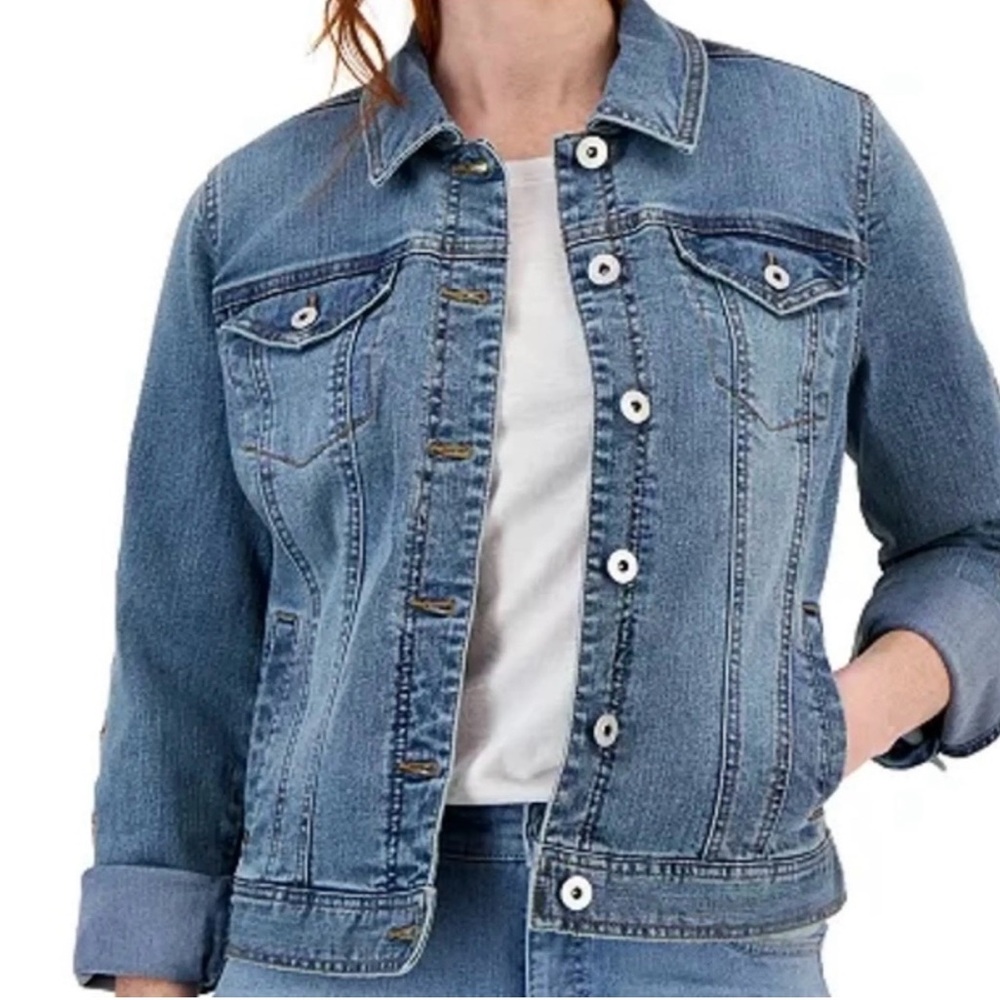 Evri women’s size 2X front button denim jacket for pocket light distressed